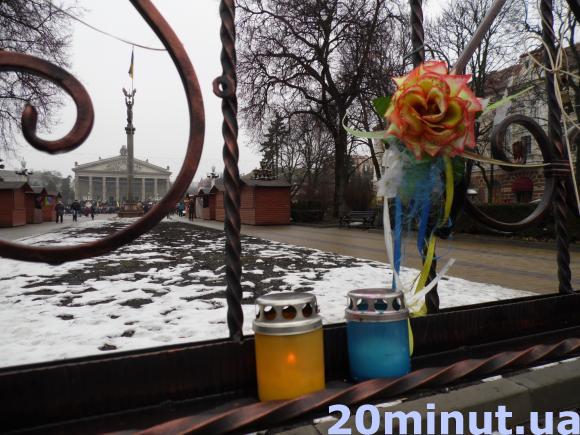 Чиновники забули відновити стелу пам'яті Героїв Небесної Сотні на сайті 20minut.ua Чиновники забули відновити стелу пам'яті Героїв Небесної Сотні, фото №1 на сайті 20minut.ua