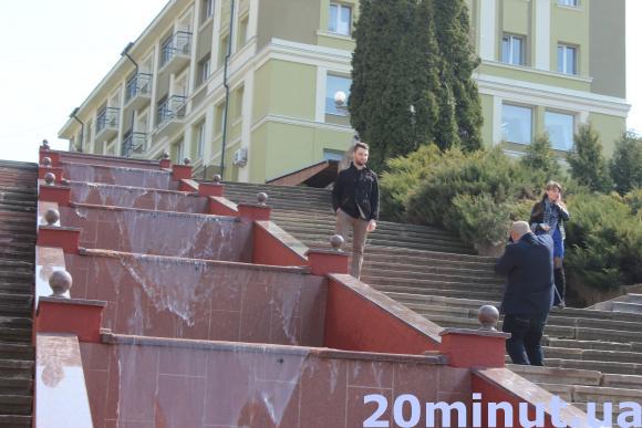 Фото дня: В Тернополі на Великдень увімкнули фонтани на сайті 20minut.ua Фото дня: В Тернополі на Великдень увімкнули фонтани, фото №1 на сайті 20minut.ua