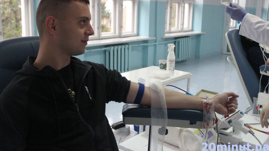 “Відчуваєш, що допомагаєш комусь врятувати життя”: як стати донором у Тернополі