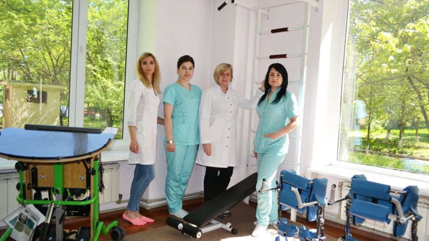 На базі Тернопільської обласної дитячої лікарні функціонує центр ранньої медичної реабілітації (ФОТО)