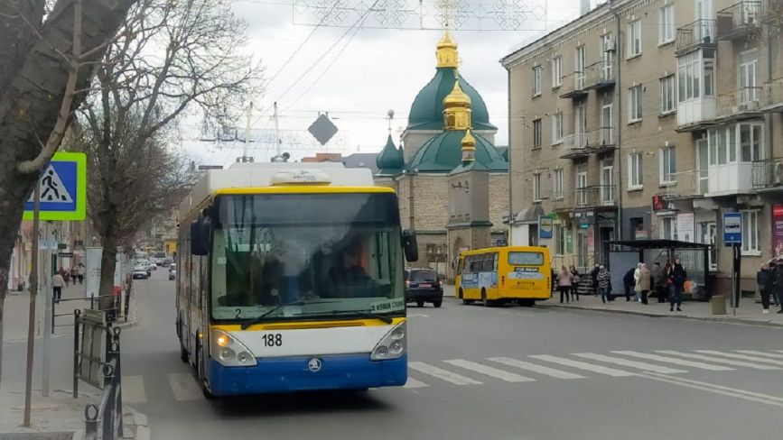 На маршруті №2 у Тернополі запрацював ще один низькопідлоговий тролейбус Skoda 24T