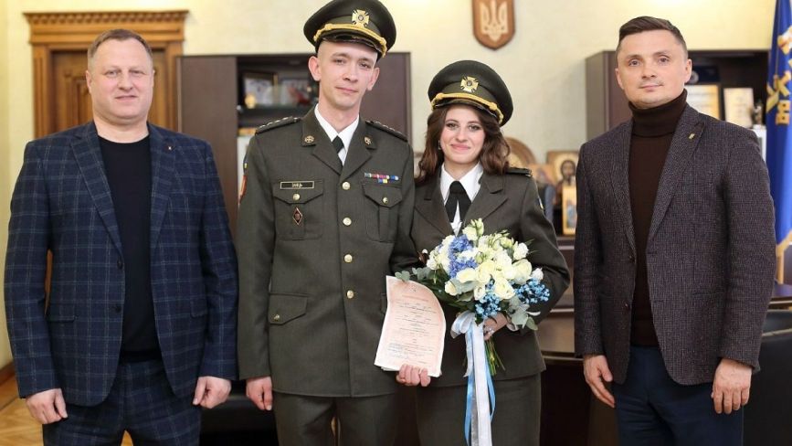 У Тернополі одружилися військовослужбовці 44-ої окремої артилерійської бригади