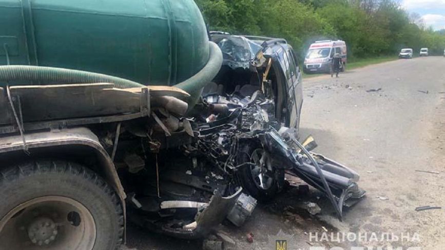 У поліції повідомили обставини аварії в Микулинцях, де постраждав водій іномарки