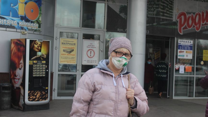 У Тернополі всіх знову вдягають у маски! За скільки їх продають і які правила ще варто знати?