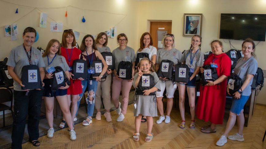 У Тернополі дарують шкільні портфелі та канцелярію: хто і як може отримати