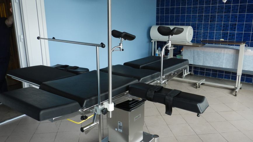 Тернопільська міська лікарня №2 отримала новий операційний стіл та лампу (ФОТО)