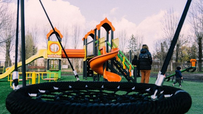 У Тернополі в парку Шевченка відкрили новий дитячий майданчик