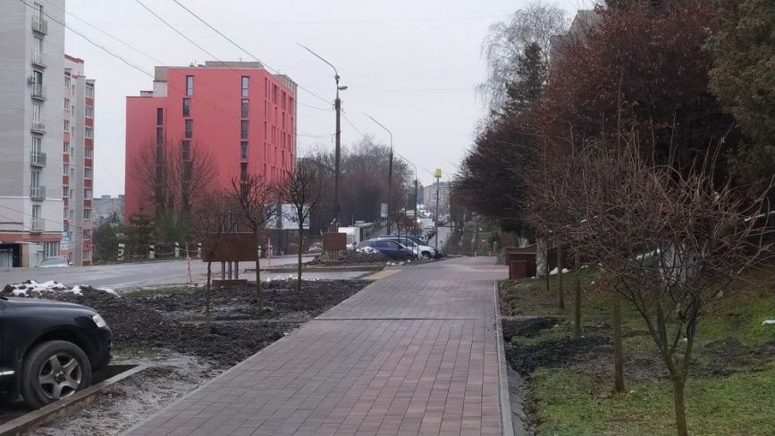 На вулиці Львівській у Тернополі завершили ремонт пішохідної зони