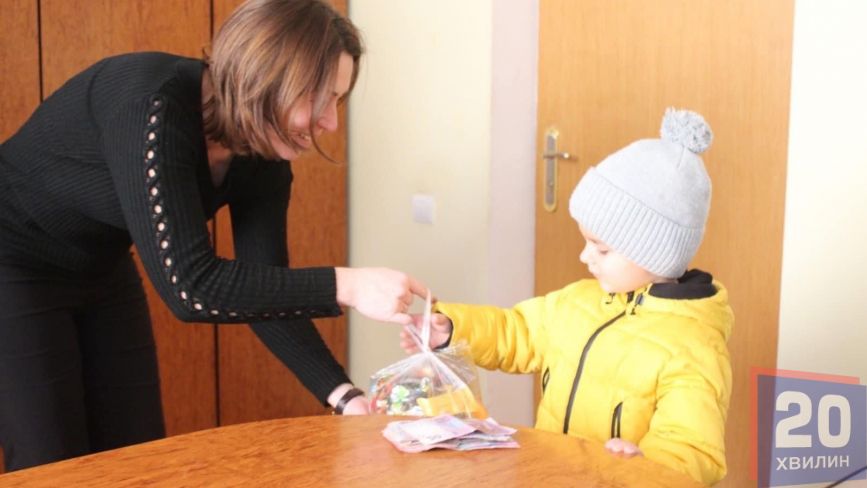 Маленькими подвигами до перемоги: як 4-річний Владислав сам зібрав кошти для наших військових