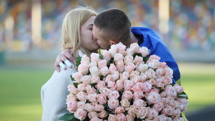 Футболіст із Тернополя освідчився коханій перед матчем