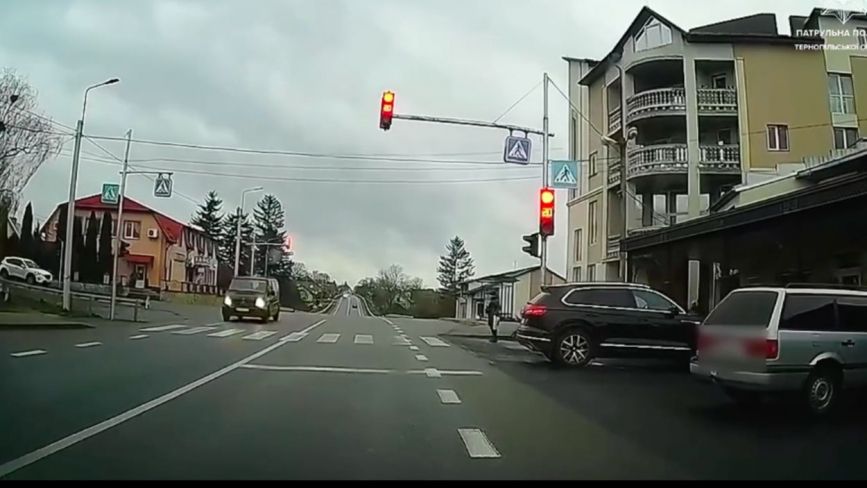 У Тернополі ловлять водіїв-порушників: керманич Volkswagen проїхав на червоне світло