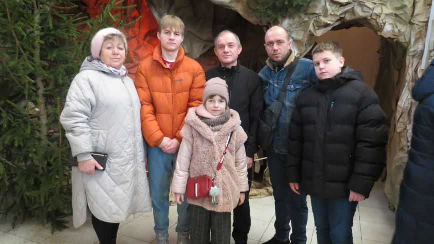 Як тернополяни фотографувались на Різдво біля найбільшої в Україні шопки