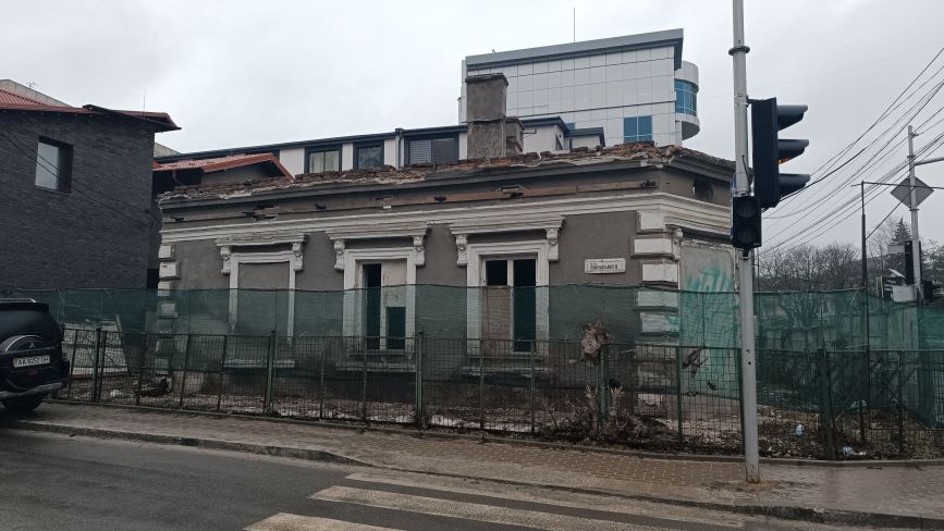 Зносять один з найстаріших будинків на вулиці Крушельницької: який вигляд він мав раніше?