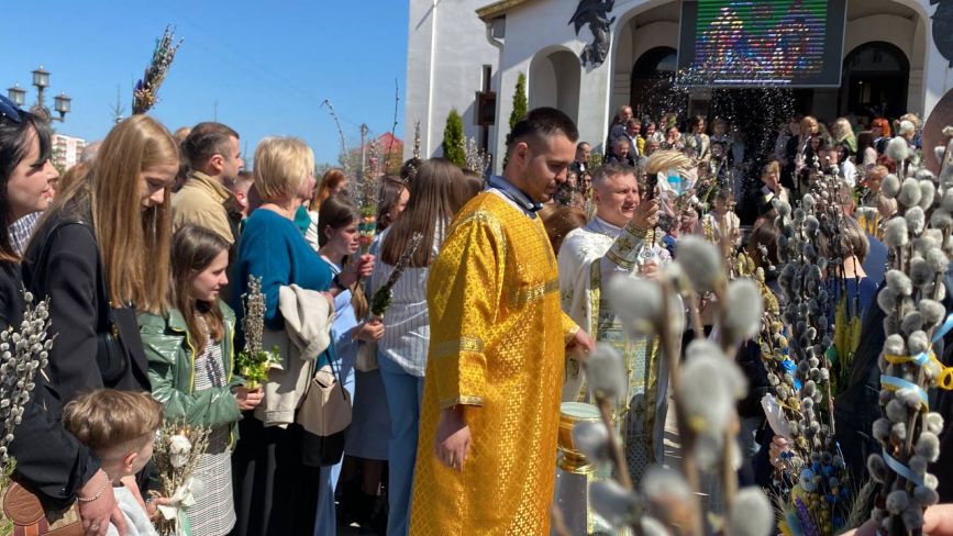 «За тиждень — Великдень!»: тернополяни освятили вербу та діляться фото в соцмережах