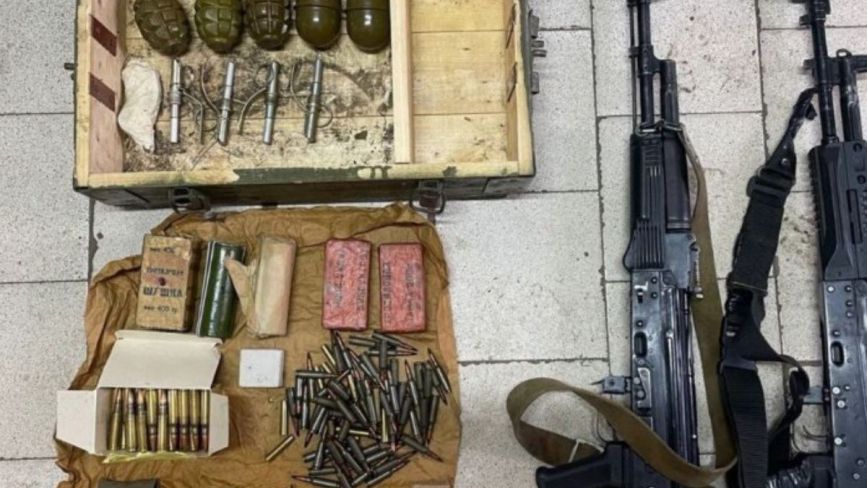Двоє чоловіків з Тернопільщини пробували торгувати «трофейною» зброєю ворогів