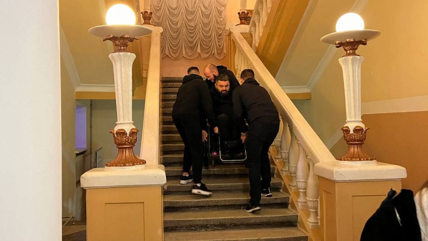 «Перемога» — не для людей з інвалідністю? «20 хвилин» перевірили культурний заклад на доступність