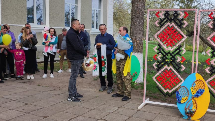 Повернувся у рідне село напередодні Великодня: Тернопільщина вітає вдома Героя з полону Михайла Рижулю