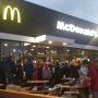 Фото дня:  у McDonald's черги аж до дороги