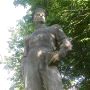 Розфарбований вандалами та зарослий травою: яка доля пам’ятника Герою-матросу у Тернополі