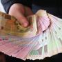 Видурила 44 тисячі гривень: на Збаражчині пенсіонерку ошукали під приводом обміну «старих» грошей на «нові»