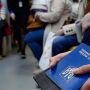 Що робити громадянам України, які перебувають за кордоном: роз'яснення МЗС