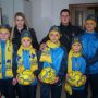 Тернопільські поліцейські подарували футбольну форму й інвентар дітям-переселенцям з Миколаївщини