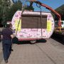На Київській демонтували причіп-кіоск: власника не знайшли