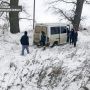 Із заметів на Тернопільщині відбуксирували бус з пасажирами, молоковоз і вантажівку з продуктами
