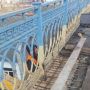 Ремонтують пішохідну зону шляхопроводу на Руській