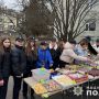 Домашні смаколики продавали на ярмарку, який організували в Кременці на підтримку ЗСУ
