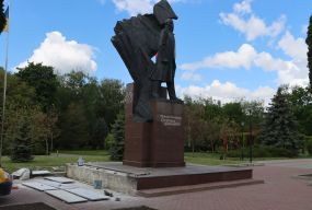 У Тернополі ремонтують пам’ятник Степану Бандері: що мають зробити та скільки це коштує