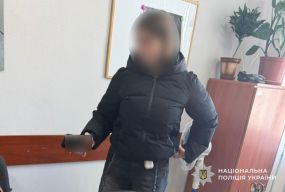 Жінка, яка залишила немовля на Київській, сама подзвонила в поліцію і повідомила, що знайшла дитину