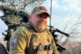 «Якщо нема волонтерки — скинулись і купили»