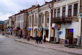 У Бережанах відвідувач кафе вчинив  стрілянину