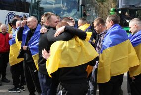 Наші вдома: 193 українські воїни повернулися додому в межах обміну (оновлене)