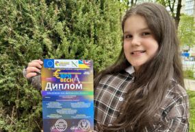 Юна піаністка з Тернополя Яна Ковалковська привезла перемоги з конкурсів в Іспанії та Польщі