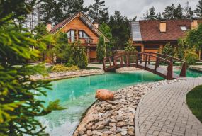 Відпочинок на природі 2026: заміські комплекси, бази, де можна відпочити з родиною (партнерський проєкт)