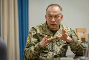 Звільнення зі служби, підвищення зарплат та нові контракти: Головнокомандувач про зміни в армії