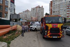 У Тернополі двох людей засипало землею під час робіт на вулиці Коновальця