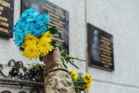 У Тернополі встановлять меморіальні таблиці військовослужбовцю Роману Лаусу та художнику Ярославу Омеляну