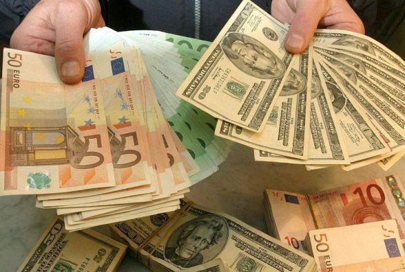 Долар на міжбанку продовжує падіння — уже на рівні 26,35 гривні