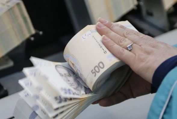 З 1 січня збільшують мінімальну зарплату. На скільки вам вистачить її? (опитування)