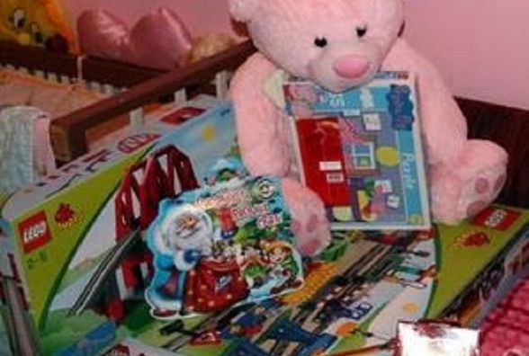 "Заманюють" подарунками і збирають дані про дітей