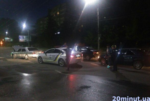 На Живова аварія: зіткнулись дві автівки