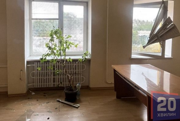 «Пару секунд — і вибух. Ми босі вилетіли»,  —  тернополяни, які живуть поруч із місцем ураження