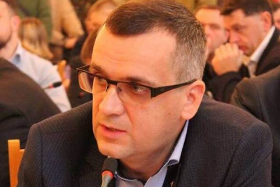Нападника, який підрізав Ігоря Турського, оголосили у розшук