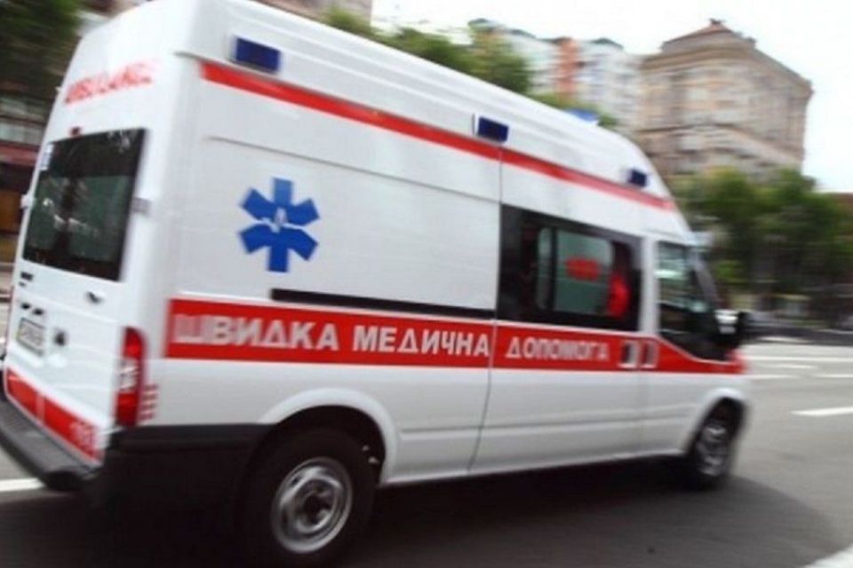 На Кривоноса дві бригади медиків реанімували 57-річного чоловіка. Але врятувати не вдалося