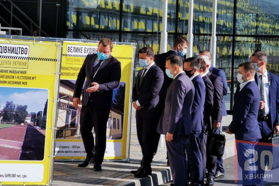 Президент Володимир Зеленський проінспектував "Велике будівництво" на Тернопільщині. Які зміни на нас чекають? (пресслужби)