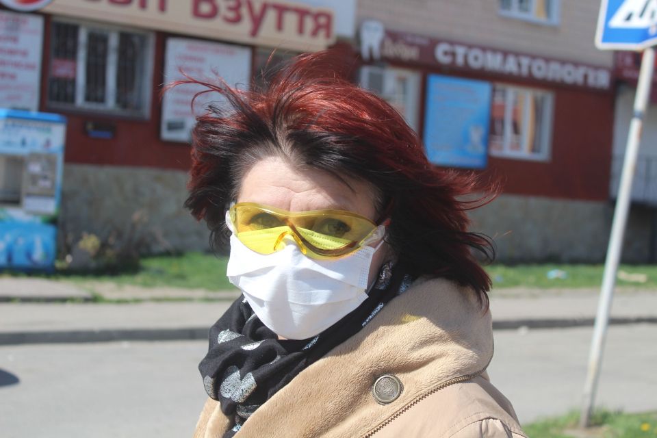 Ковід повертається: щодня сотні нових хворих. Дивіться, як змінюються темпи захворюваності (ГРАФІКА)
