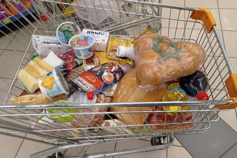 Гречка дешевшає, а сало – дорожче вирізки! Ми порівняли ціни на продукти у магазинах Тернополя